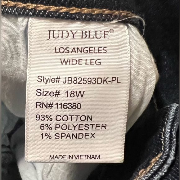 JUDY BLUE ALBANY HIGH RISE DISTRESSED CROPPED WIDE LEG NWOT - Picture 9 of 9